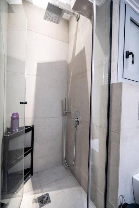 Piraeus Cozy Apartment For 4 Persons Exterior photo