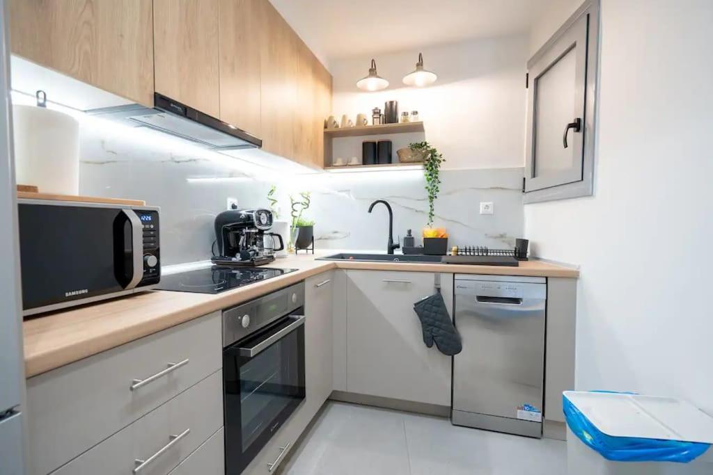 Piraeus Cozy Apartment For 4 Persons Exterior photo